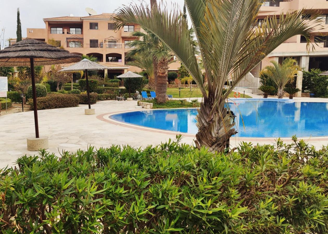 Aphrodite Gardens Holiday With Shared Pool Apartment *